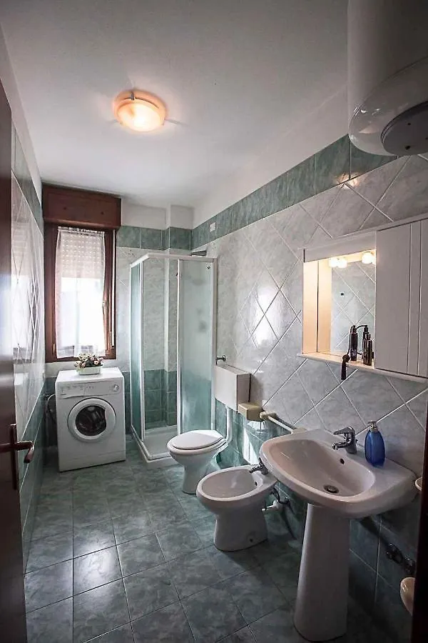 Apartment In Rosolina Mare 25085