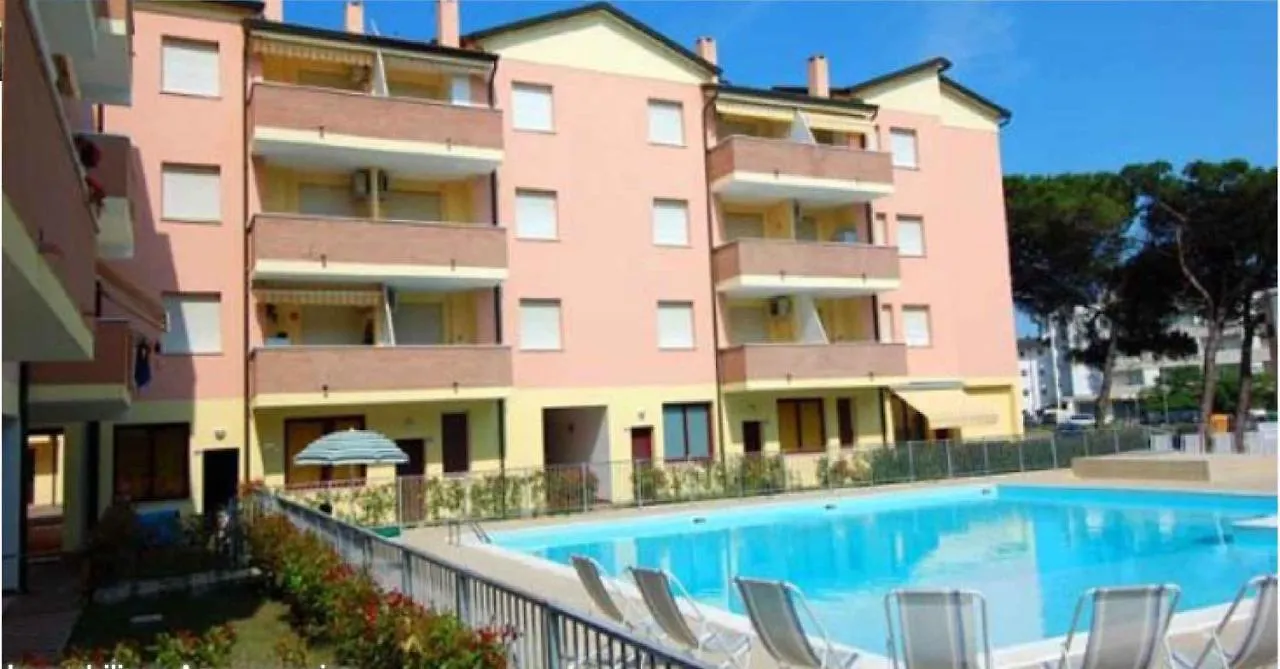 Apartment In Rosolina Mare 25085