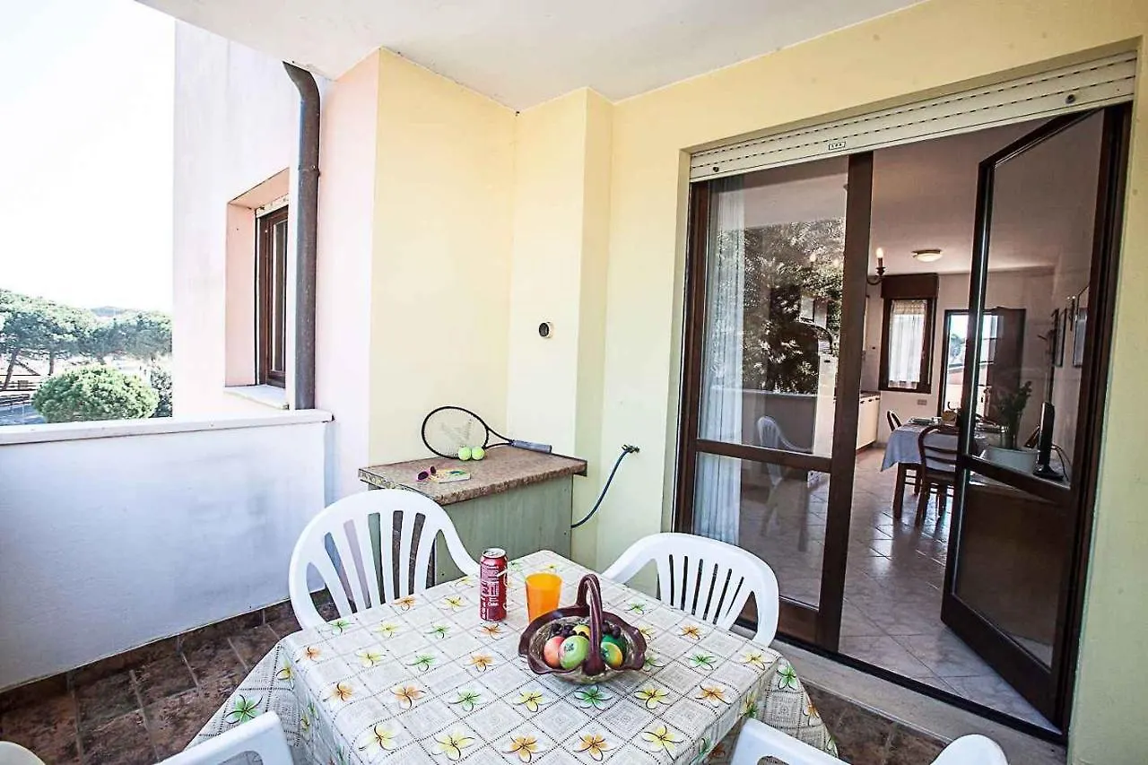 Apartment In Rosolina Mare 25085