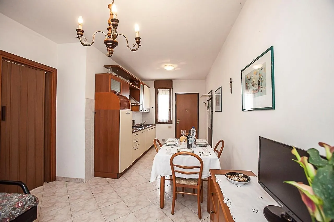 Apartment In Rosolina Mare 25085